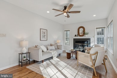 18807 Lindenhouse Rd, Gaithersburg, MD 20879 - photo 3