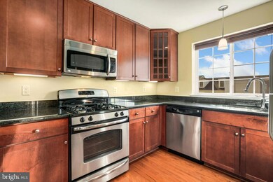 4119 S Four Mile Run Dr unit 303, Arlington, VA 22204 - photo 7