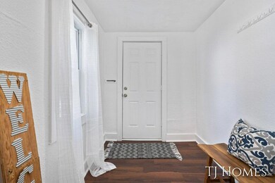 009-3375 7th St-9_m