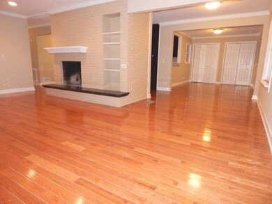 841 Plainfield-Naperville Rd, Naperville, IL 60540 - photo 2