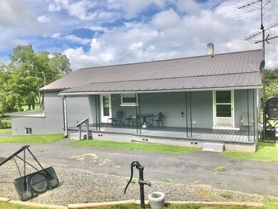 2067 Castleton (Upstairs)