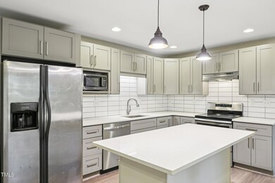 13-web-or-mls-Twin Oaks Pl-2105-013