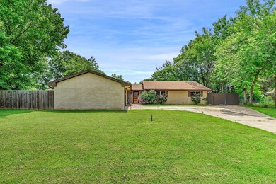 2004 Red Bird Cir, Bonham, TX 75418 - photo 4