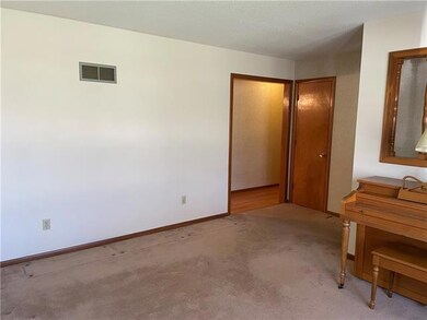 5028 Halsey St, Shawnee, KS 66216 - photo 3