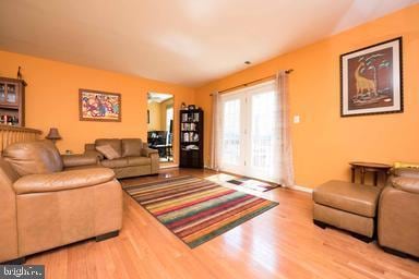 4165 Churchman Way unit 6, Woodbridge, VA 22192 - photo 3