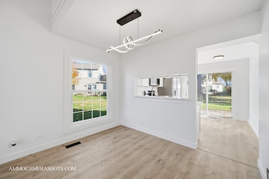 1329 Gloucester Cir, Carol Stream, IL 60188 - photo 7