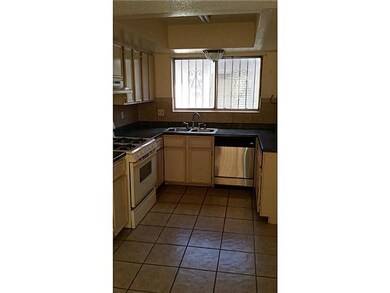 10632 Springwood Dr unit B, El Paso, TX 79935 - photo 4