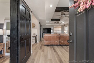 517 E 6th St, Claremore, OK 74017 - photo 7