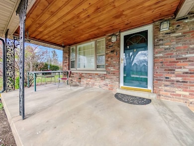 201 Wilson Downing Rd, Lexington, KY 40517 - photo 3