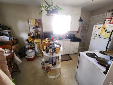 814 Thurston St, Manhattan, KS 66502 - photo 6