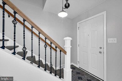 911 E Oak St, Palmyra, PA 17078 - photo 4