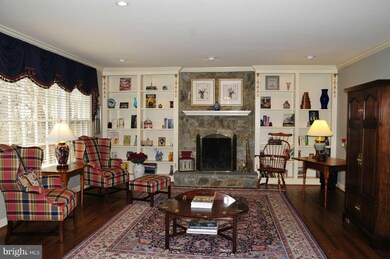 10803 Glen Mist Ln, Fairfax, VA 22030 - photo 5