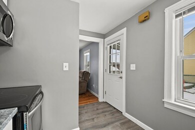 19 Ives St, Worcester, MA 01603 - photo 4