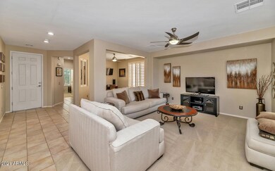 4038 E Lodgepole Dr-large-005-014-4038 E