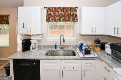 661 Michael Cir, Monroe, GA 30655 - photo 6