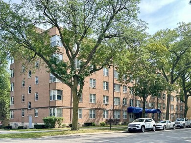 7333 N Ridge Blvd unit 211, Chicago, IL 60645 - photo 2