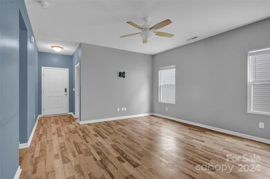 2318 Marthas Ridge Dr, Statesville, NC 28625 - photo 2