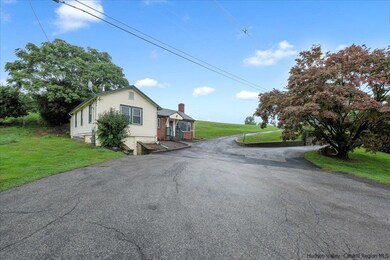 40 Old Indian Rd unit 1, Milton, NY 12547 - photo 2