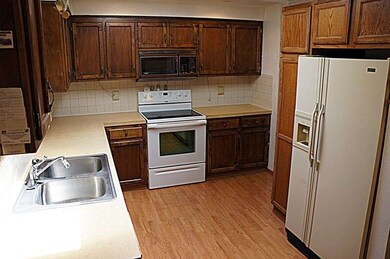 8001 E Glen Dr, Everett, WA 98203 - photo 3