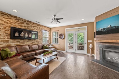 Living room (2)