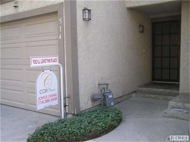 Entrance w/direct garage access