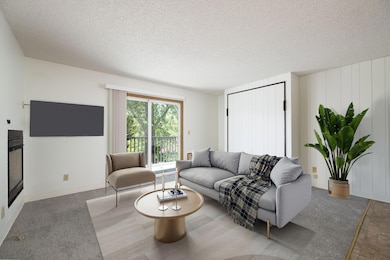 1565_NW_Wall_St_136-137-16_Furniture