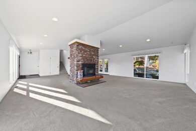 1740 NW Crescent Dr, Grants Pass, OR 97526 - photo 4