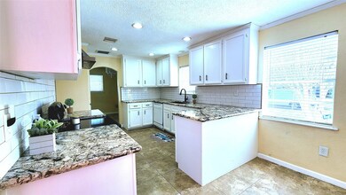 16930 Stardale Ln, Friendswood, TX 77546 - photo 5