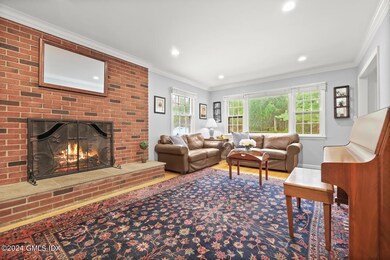 28 Juniper Ln, Riverside, CT 06878 - photo 2