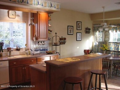 903 Parkview Rd, Moscow, PA 18444 - photo 5