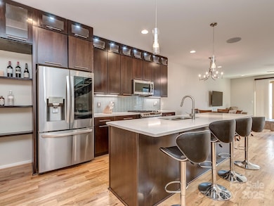 915 Westbrook Dr unit A, Charlotte, NC 28202 - photo 6