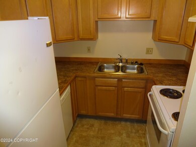 1331 W 26th Ave unit 3, Anchorage, AK 99503 - photo 2