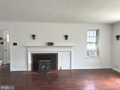 415 Arch St unit 1, Spring City, PA 19475 - photo 7