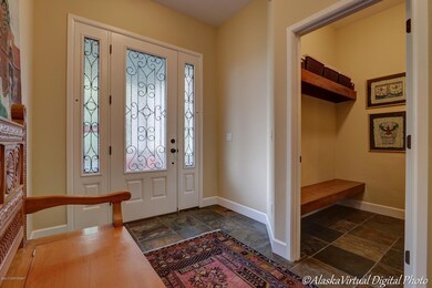 Entryway W/Mud Room