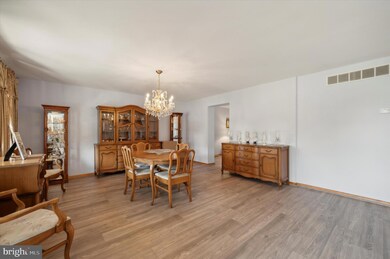 3 Franklin Getz Dr, Broomall, PA 19008 - photo 2