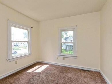 1515 8th St SW, Cedar Rapids, IA 52404 - photo 3