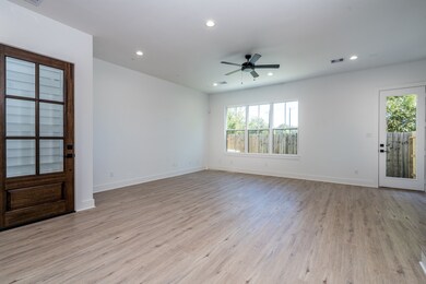 6426 Highland Pine Ln unit L, Houston, TX 77091 - photo 4