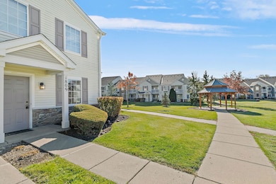 1809 Silverstone Dr unit 185, Carpentersville, IL 60110 - photo 2