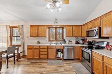 140 Northwood Dr, Doylestown, OH 44230 - photo 5