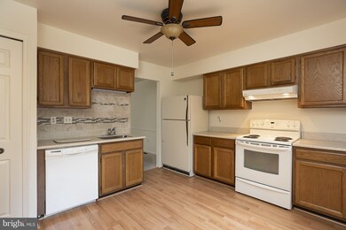 7462 Setting Sun Way, Columbia, MD 21046 - photo 5