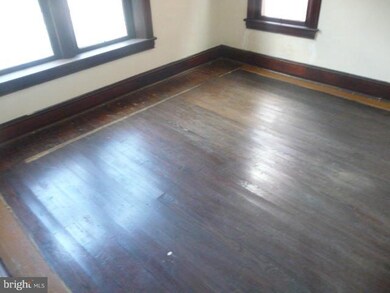 212 N Locust St, Hagerstown, MD 21740 - photo 6