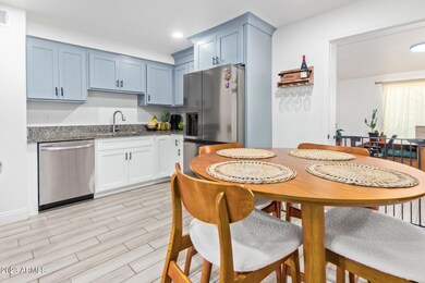 0011-10 - 113th 11403