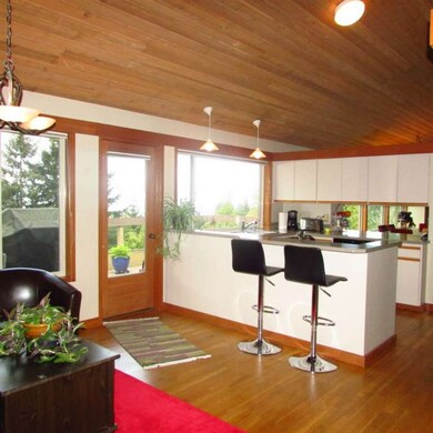 15811 25th Ave SW, Burien, WA 98166 - photo 2