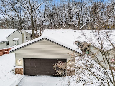 1231 Creekview Dr, Muskegon, MI 49441 - photo 3