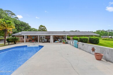 13217 Three Oaks Dr, Moss Point, MS 39562 - photo 3