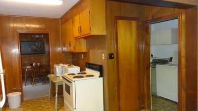 Kitchen/Laundry