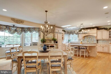 4551 Forest Dr, Fairfax, VA 22030 - photo 5