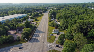 414 Liberty St, Pawcatuck, CT 06379 - photo 3