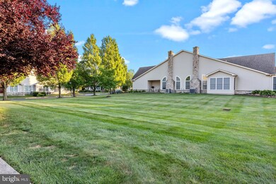 319 Starflower Ln unit V58, Langhorne, PA 19047 - photo 5