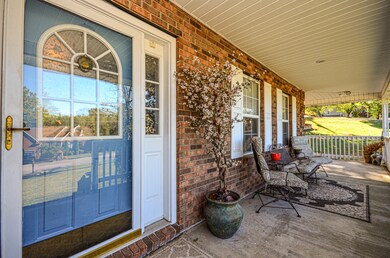 2010 Wild Cherry Ct, Lewisburg, TN 37091: Front Door